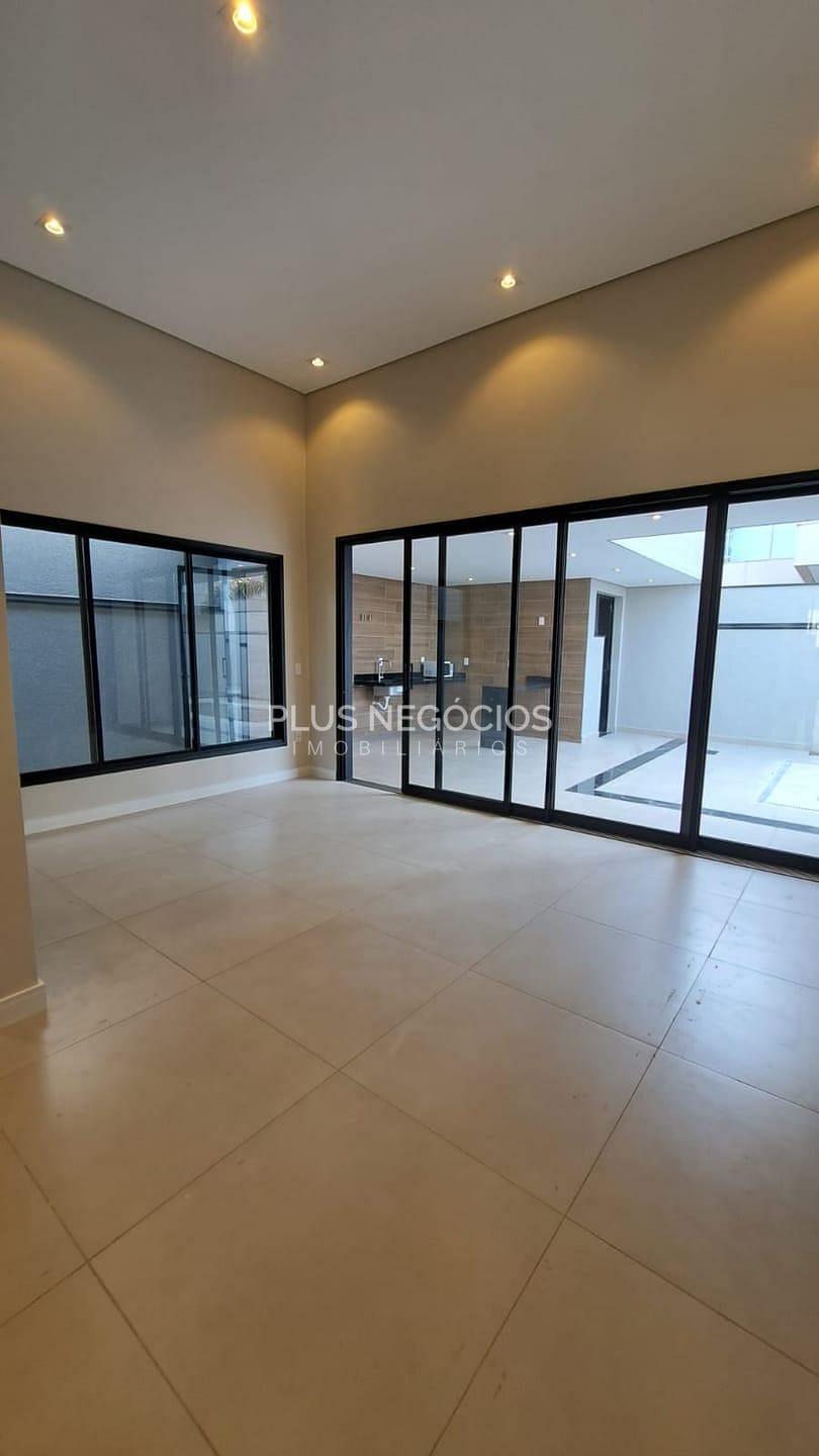 Casa à venda com 3 quartos, 220m² - Foto 5