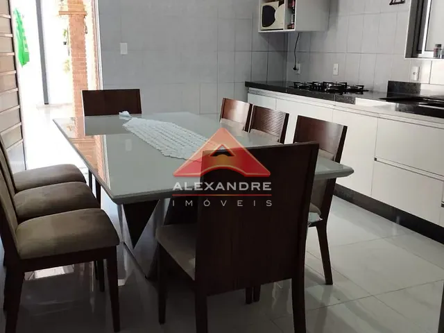 Casa 2 quartos e 2 banheiros, à venda, no bairro Jardim Motorama em São José dos Campos