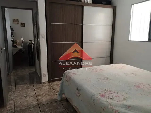 Casa 2 quartos e 2 banheiros, à venda, no bairro Jardim Motorama em São José dos Campos