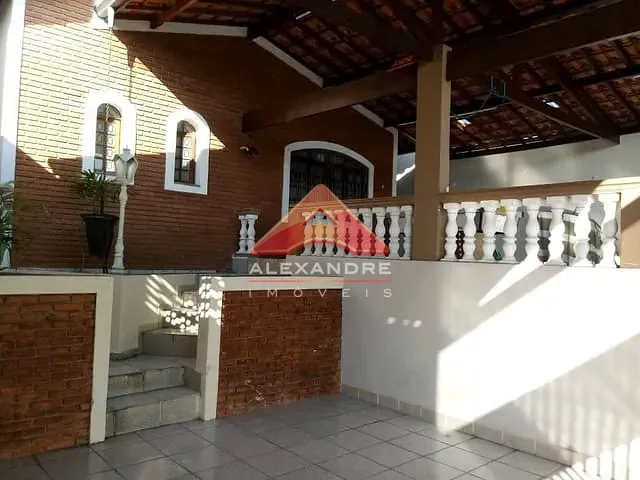 Casa 2 quartos e 2 banheiros, à venda, no bairro Jardim Motorama em São José dos Campos