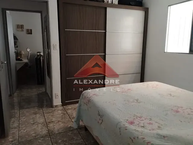 Casa 2 quartos e 2 banheiros, à venda, no bairro Jardim Motorama em São José dos Campos