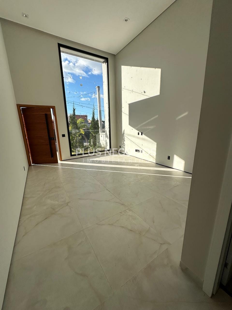 Casa à venda com 3 quartos, 235m² - Foto 2