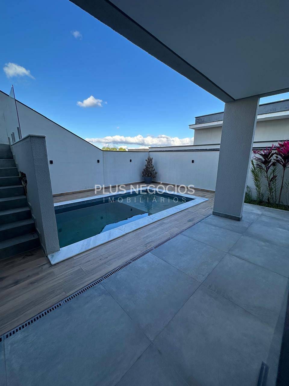 Casa à venda com 3 quartos, 235m² - Foto 4