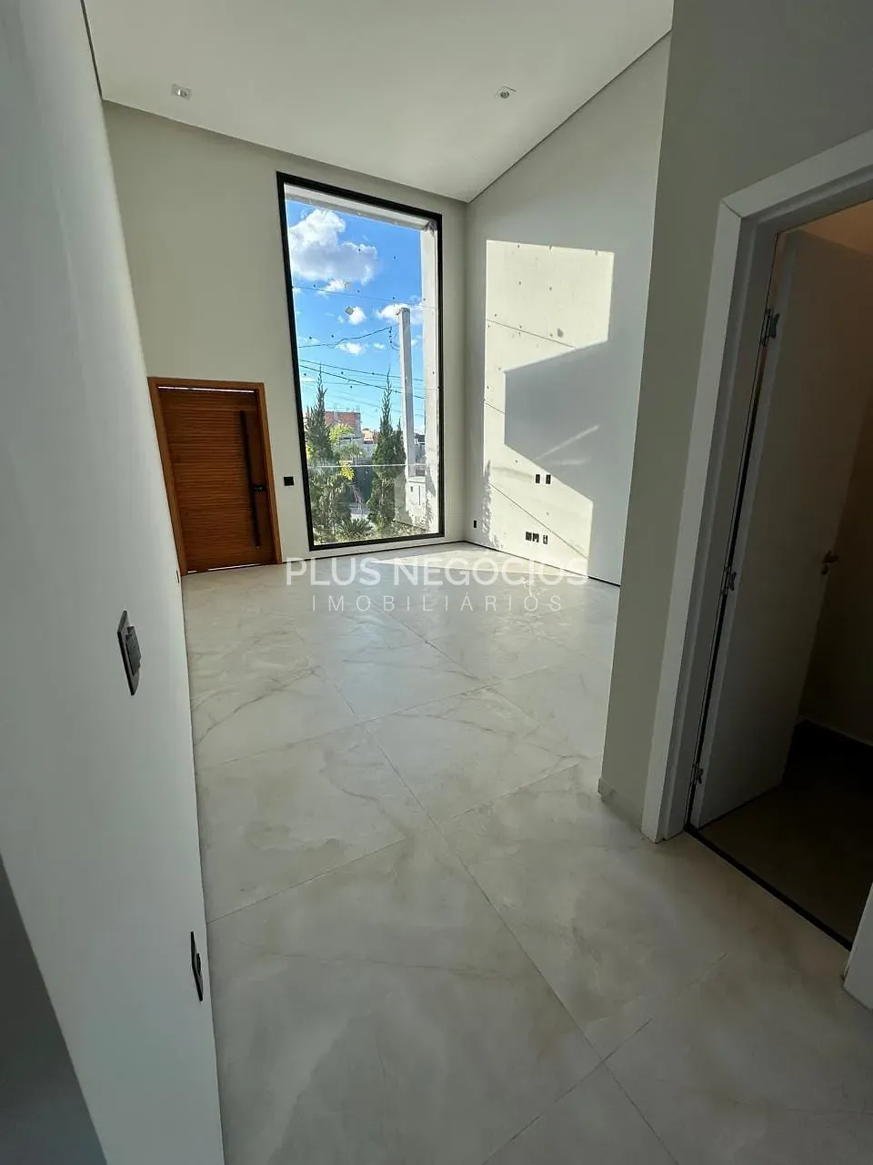 Casa, 3 quartos, 235 m² - Foto 1