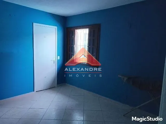 Casa 3 quartos e 1 banheiro, à venda, no bairro Jardim Satélite em São José dos Campos