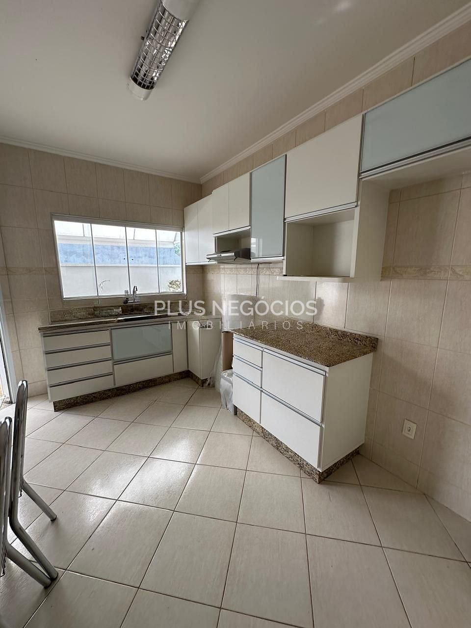 Casa à venda com 3 quartos, 225m² - Foto 6