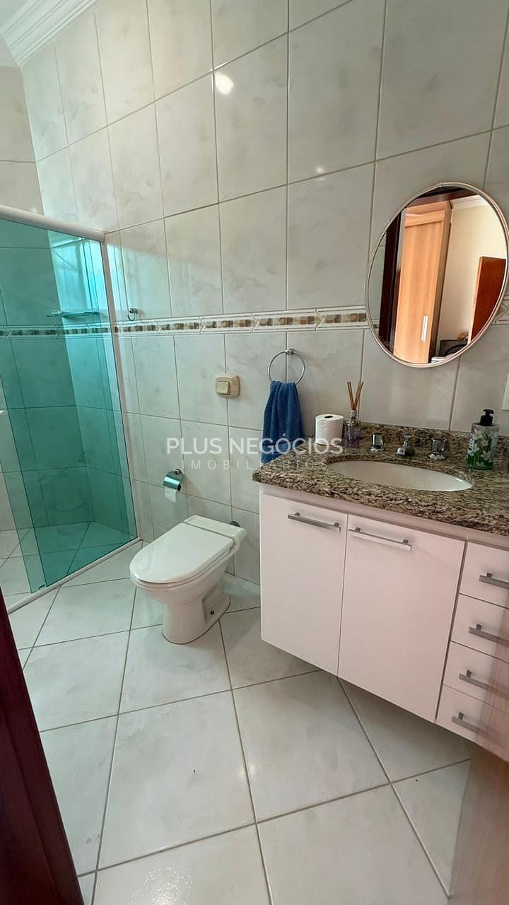 Casa à venda com 3 quartos, 225m² - Foto 15