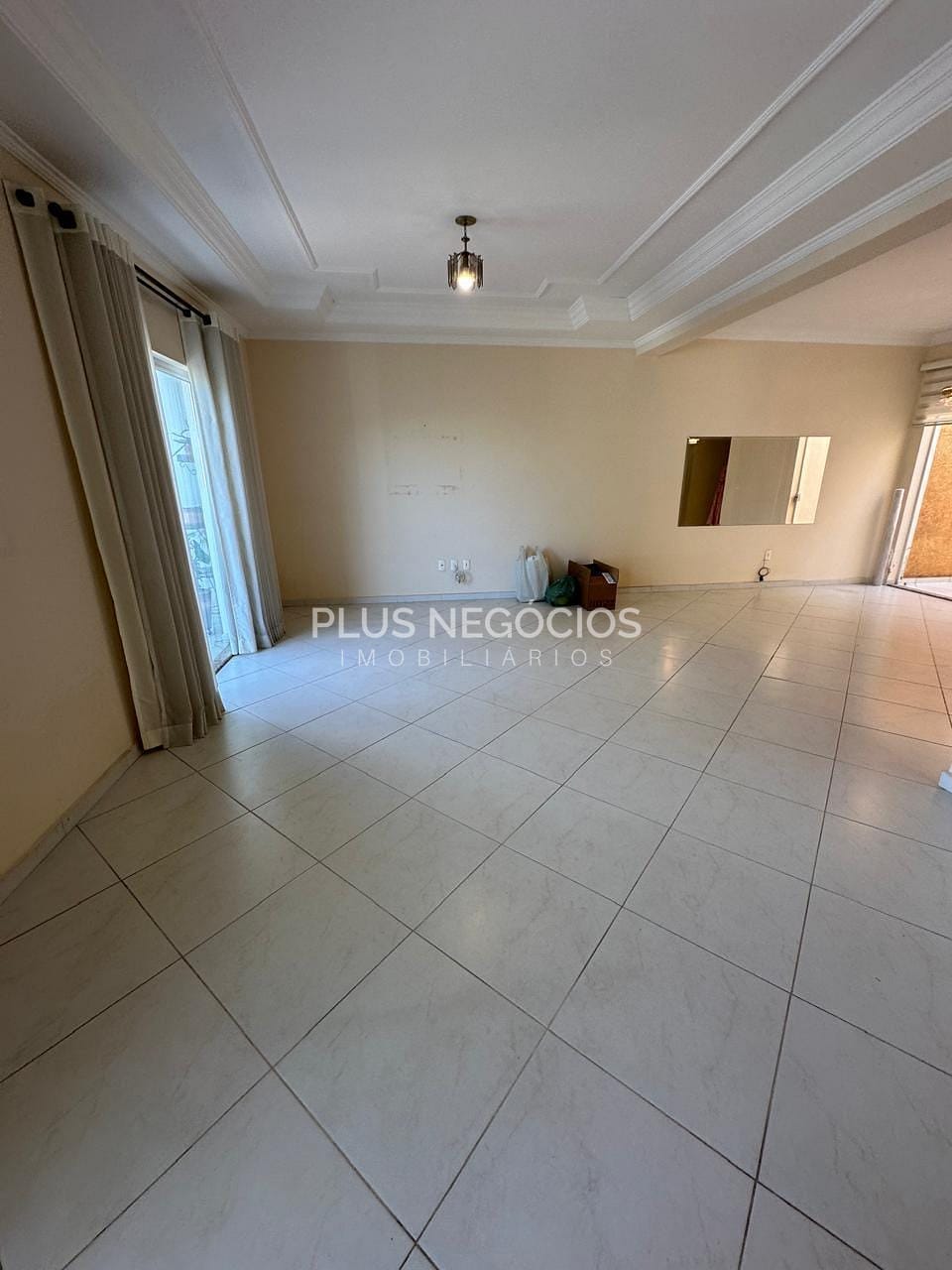 Casa à venda com 3 quartos, 225m² - Foto 4