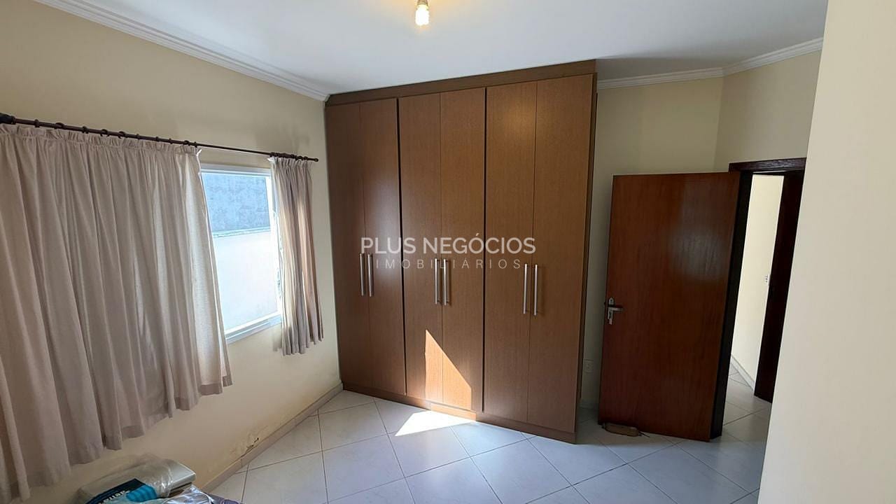 Casa à venda com 3 quartos, 225m² - Foto 13