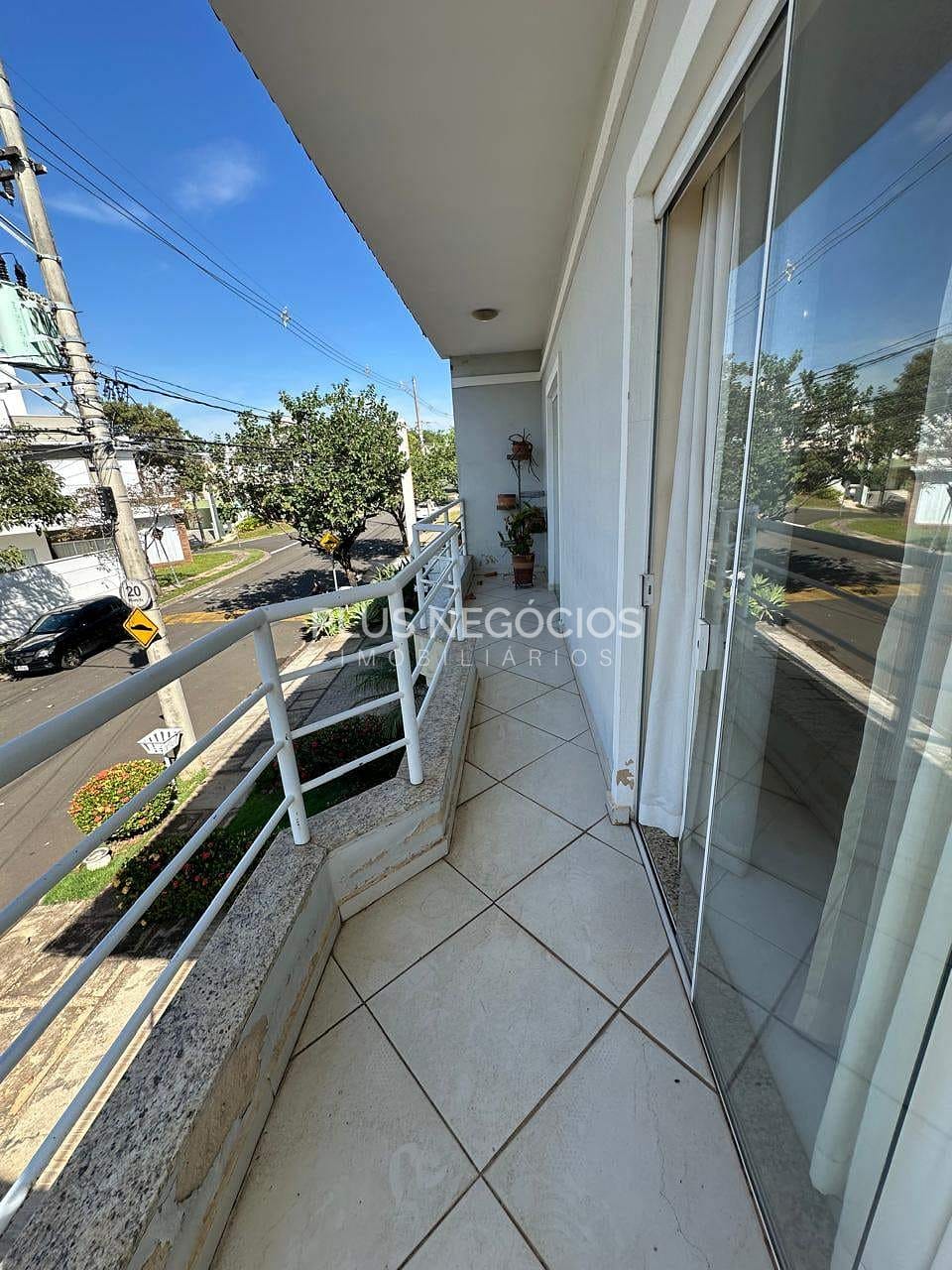 Casa à venda com 3 quartos, 225m² - Foto 11