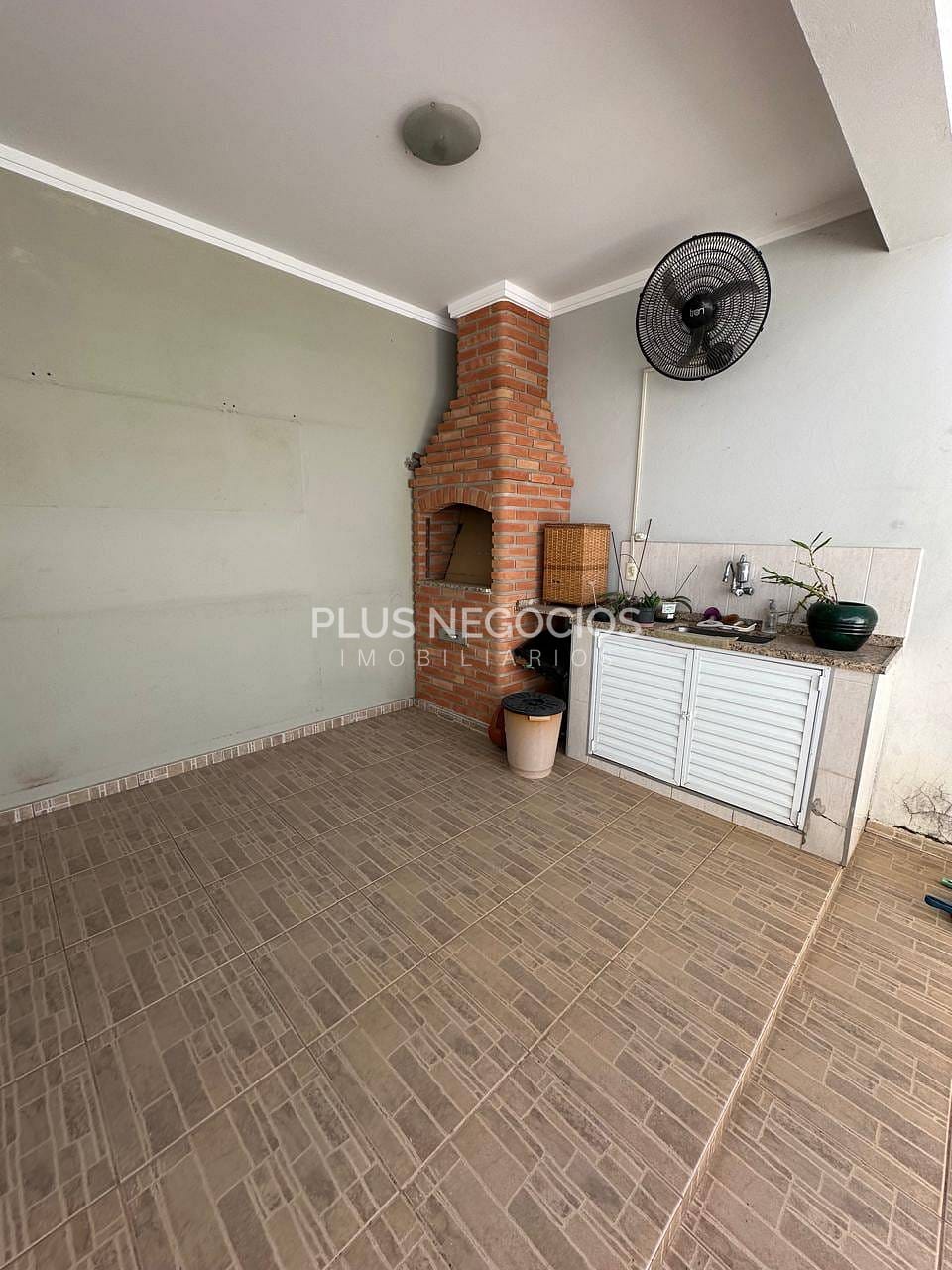 Casa à venda com 3 quartos, 225m² - Foto 8