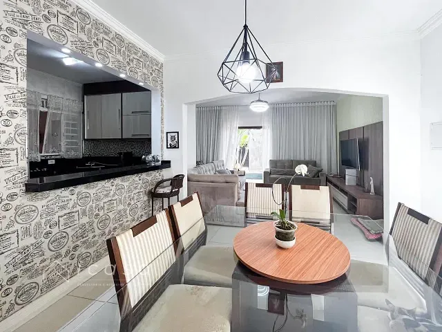 Casa com 250m² 3 quartos e 2 banheiros, à venda, no bairro Residencial União em São José dos Campos