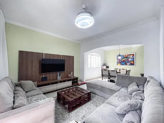 Casa com 250m² 3 quartos e 2 banheiros, à venda, no bairro Residencial União em São José dos Campos
