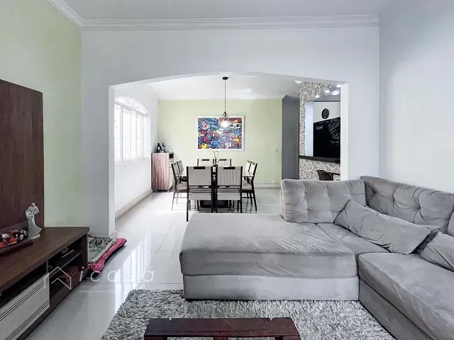 Casa com 250m² 3 quartos e 2 banheiros, à venda, no bairro Residencial União em São José dos Campos