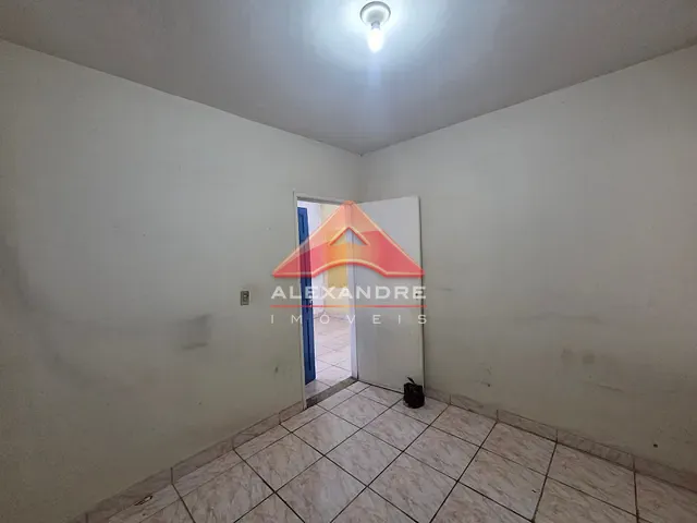 Casa 3 quartos e 1 banheiro, à venda, no bairro Jardim Valparaíba em São José dos Campos