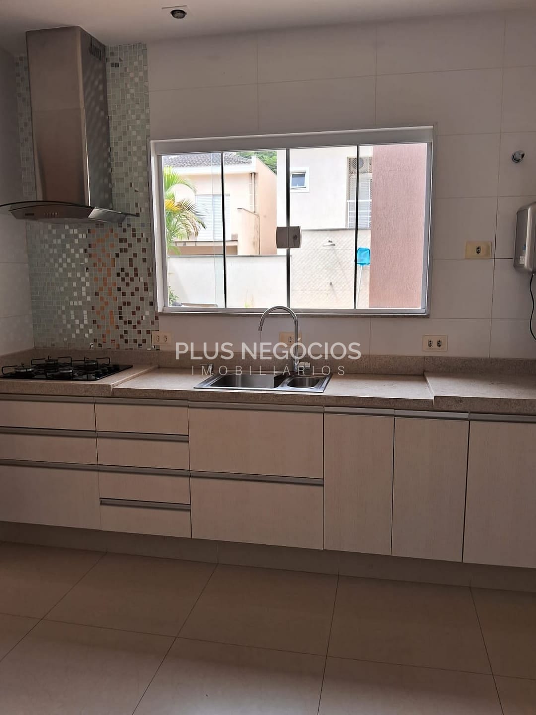 Casa à venda com 3 quartos, 222m² - Foto 12