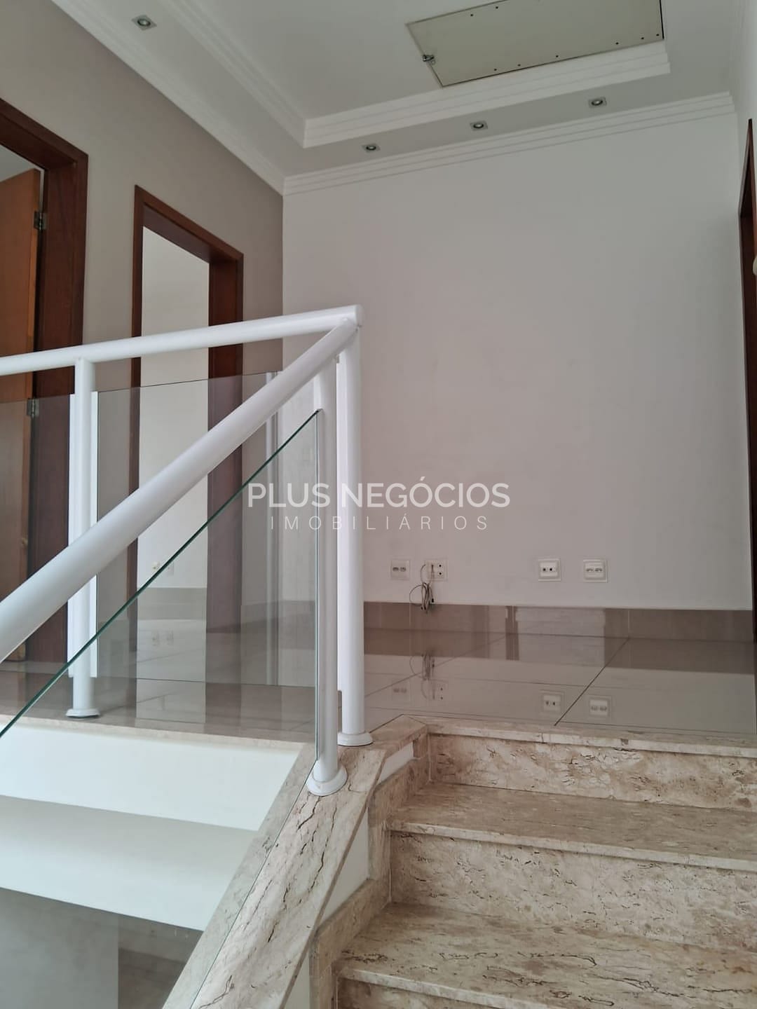 Casa à venda com 3 quartos, 222m² - Foto 5