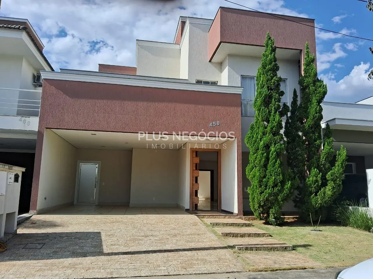 Casa, 3 quartos, 222 m² - Foto 1