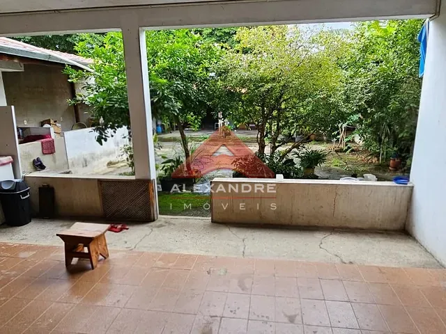 Casa 3 quartos e 2 banheiros, à venda, no bairro Jardim Uirá em São José dos Campos