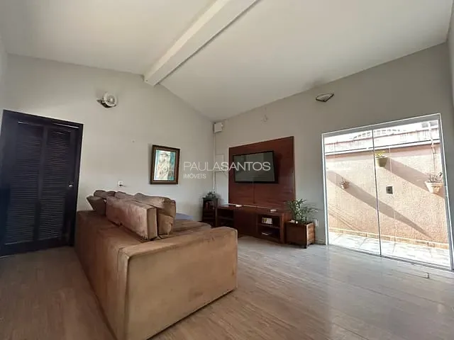 Casa com 277m² 5 quartos e 5 banheiros, à venda, no bairro Jardim Leocádia em Sorocaba