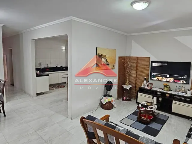 Casa 3 quartos e 2 banheiros, à venda, no bairro Jardim Ismênia em São José dos Campos