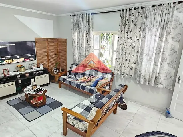 Casa 3 quartos e 2 banheiros, à venda, no bairro Jardim Ismênia em São José dos Campos