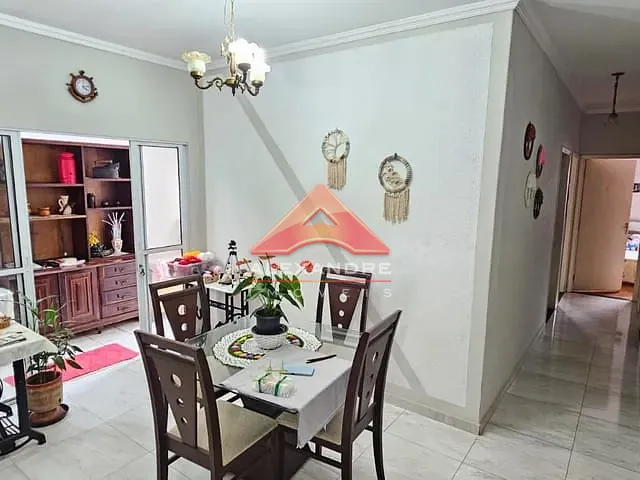 Casa 3 quartos e 2 banheiros, à venda, no bairro Jardim Ismênia em São José dos Campos
