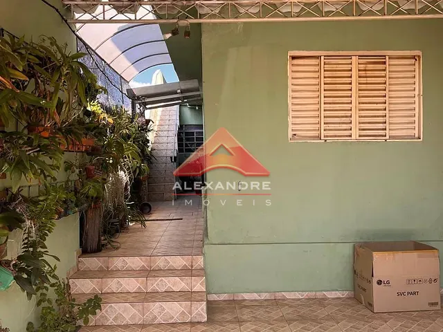 Casa 4 quartos e 3 banheiros, à venda, no bairro Parque Novo Horizonte em São José dos Campos