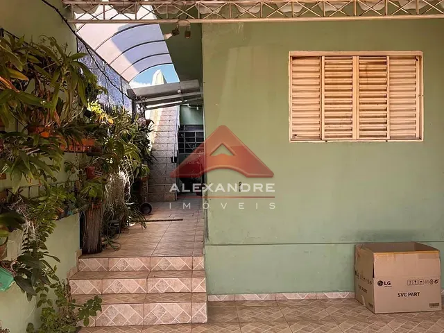Casa 4 quartos e 3 banheiros, à venda, no bairro Parque Novo Horizonte em São José dos Campos