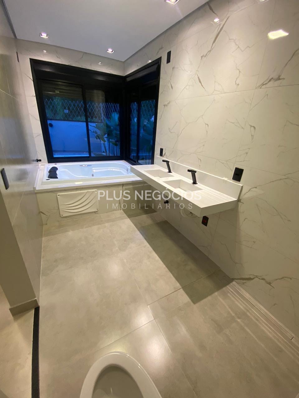 Casa à venda com 3 quartos, 184m² - Foto 11