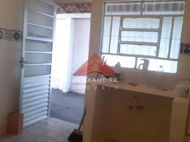 Casa 2 quartos e 1 banheiro, à venda, no bairro Jardim Santa Inês I em São José dos Campos