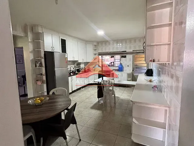 Casa com 317m² 4 quartos e 2 banheiros, à venda, no bairro Jardim Nova Michigan II em São José dos Campos