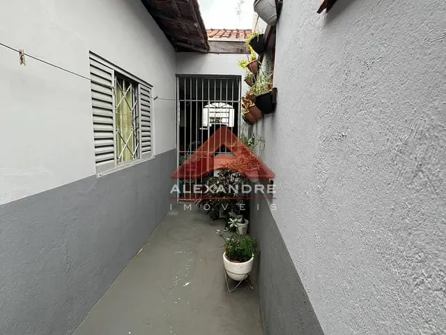 Casa 2 quartos e 2 banheiros, à venda, no bairro Jardim Santa Inês I em São José dos Campos