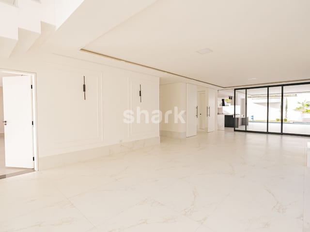 Casa com 440m² 4 quartos e 6 banheiros, à venda, no bairro Cidade Tamboré em Santana de Parnaíba