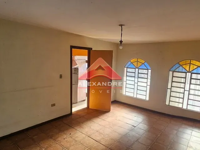Casa 3 quartos e 2 banheiros, à venda, no bairro Jardim Alvorada em São José dos Campos
