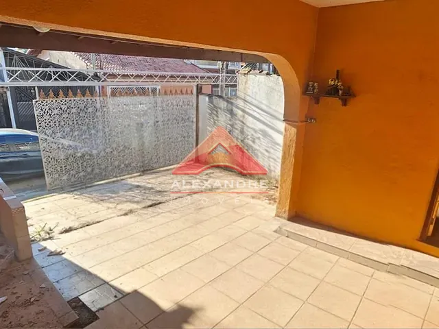 Casa 3 quartos e 2 banheiros, à venda, no bairro Jardim Alvorada em São José dos Campos