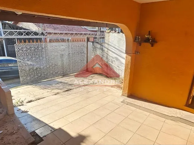 Casa 3 quartos e 2 banheiros, à venda, no bairro Jardim Alvorada em São José dos Campos