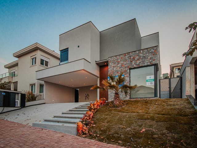 Casa com 420m² 4 quartos e 6 banheiros, à venda, no bairro Alphaville em Santana de Parnaíba