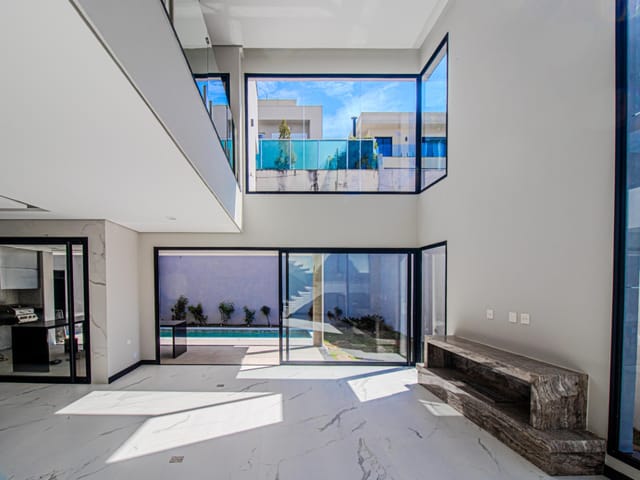 Casa com 420m² 4 quartos e 6 banheiros, à venda, no bairro Alphaville em Santana de Parnaíba