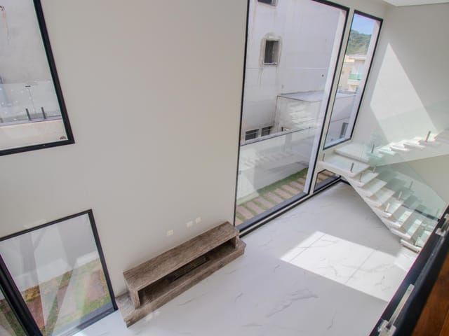 Casa com 420m² 4 quartos e 6 banheiros, à venda, no bairro Alphaville em Santana de Parnaíba