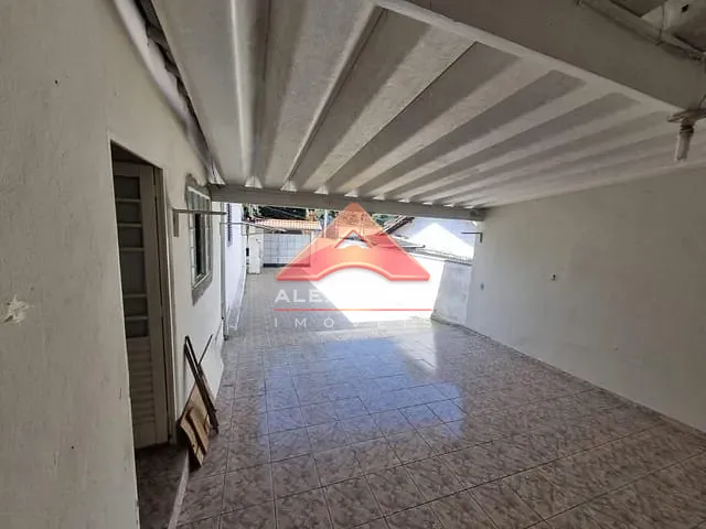 Casa com 300m² 4 quartos e 3 banheiros, à venda, no bairro Vila Ester em São José dos Campos