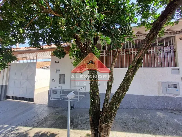 Casa com 300m² 4 quartos e 3 banheiros, à venda, no bairro Vila Ester em São José dos Campos