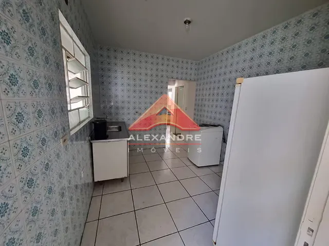 Casa com 300m² 4 quartos e 3 banheiros, à venda, no bairro Vila Ester em São José dos Campos
