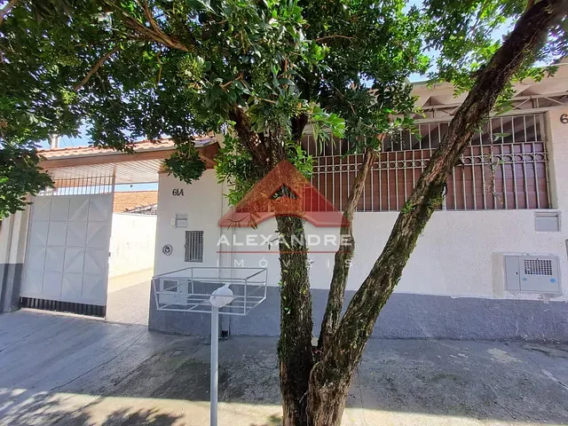 Casa com 300m² 4 quartos e 3 banheiros, à venda, no bairro Vila Ester em São José dos Campos