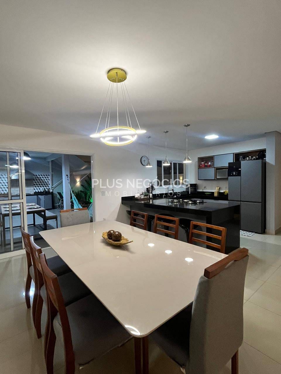 Casa à venda com 3 quartos, 260m² - Foto 9