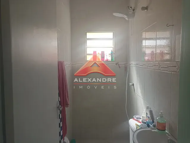 Casa 2 quartos e 1 banheiro, à venda, no bairro Bosque dos Eucaliptos em São José dos Campos