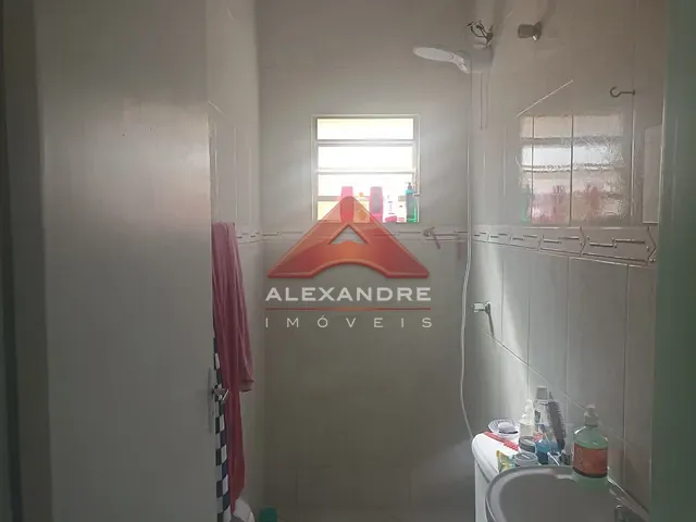 Casa 2 quartos e 1 banheiro, à venda, no bairro Bosque dos Eucaliptos em São José dos Campos