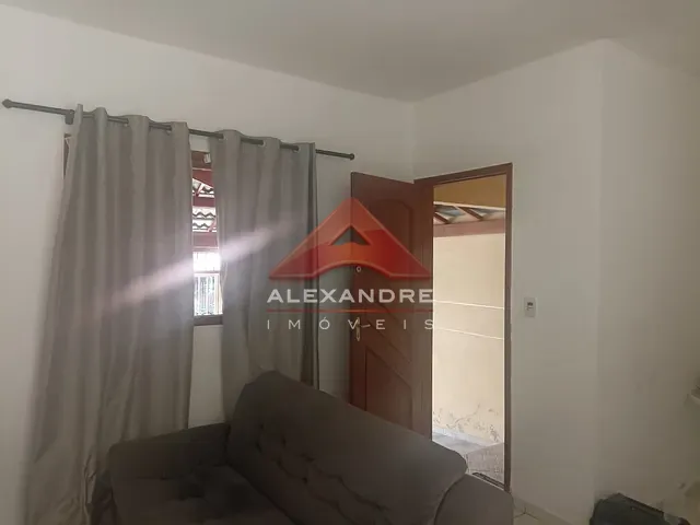 Casa 2 quartos e 1 banheiro, à venda, no bairro Bosque dos Eucaliptos em São José dos Campos