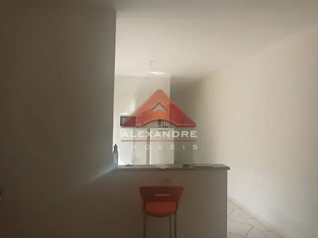 Casa 2 quartos e 1 banheiro, à venda, no bairro Bosque dos Eucaliptos em São José dos Campos