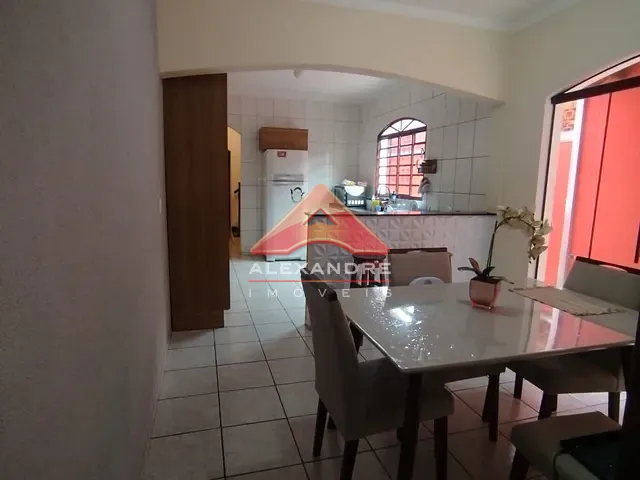 Casa com 138m² 4 quartos e 3 banheiros, à venda, no bairro Jardim Itapoã em São José dos Campos